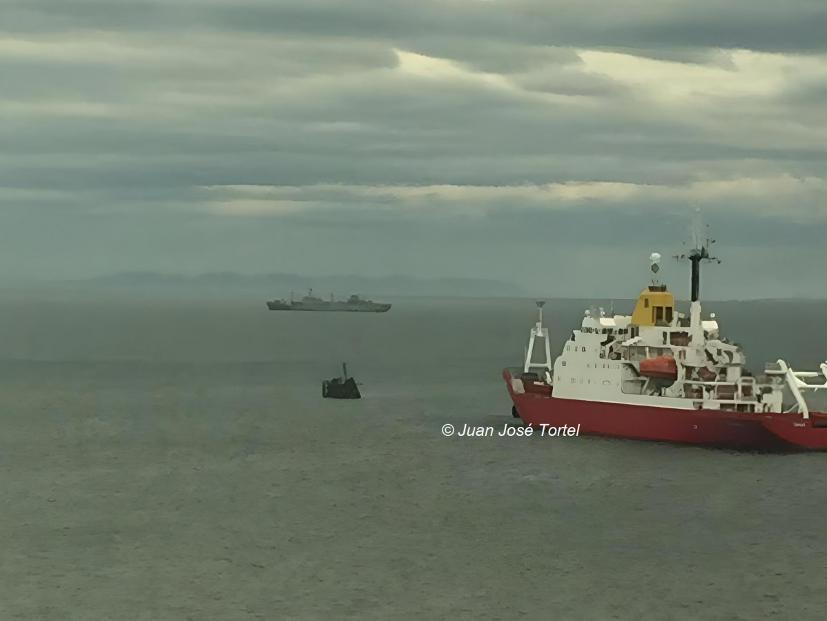 ROU General Artigas y BAP Carrasco en Punta Arenas Firma Juan Josu00e9 Tortel