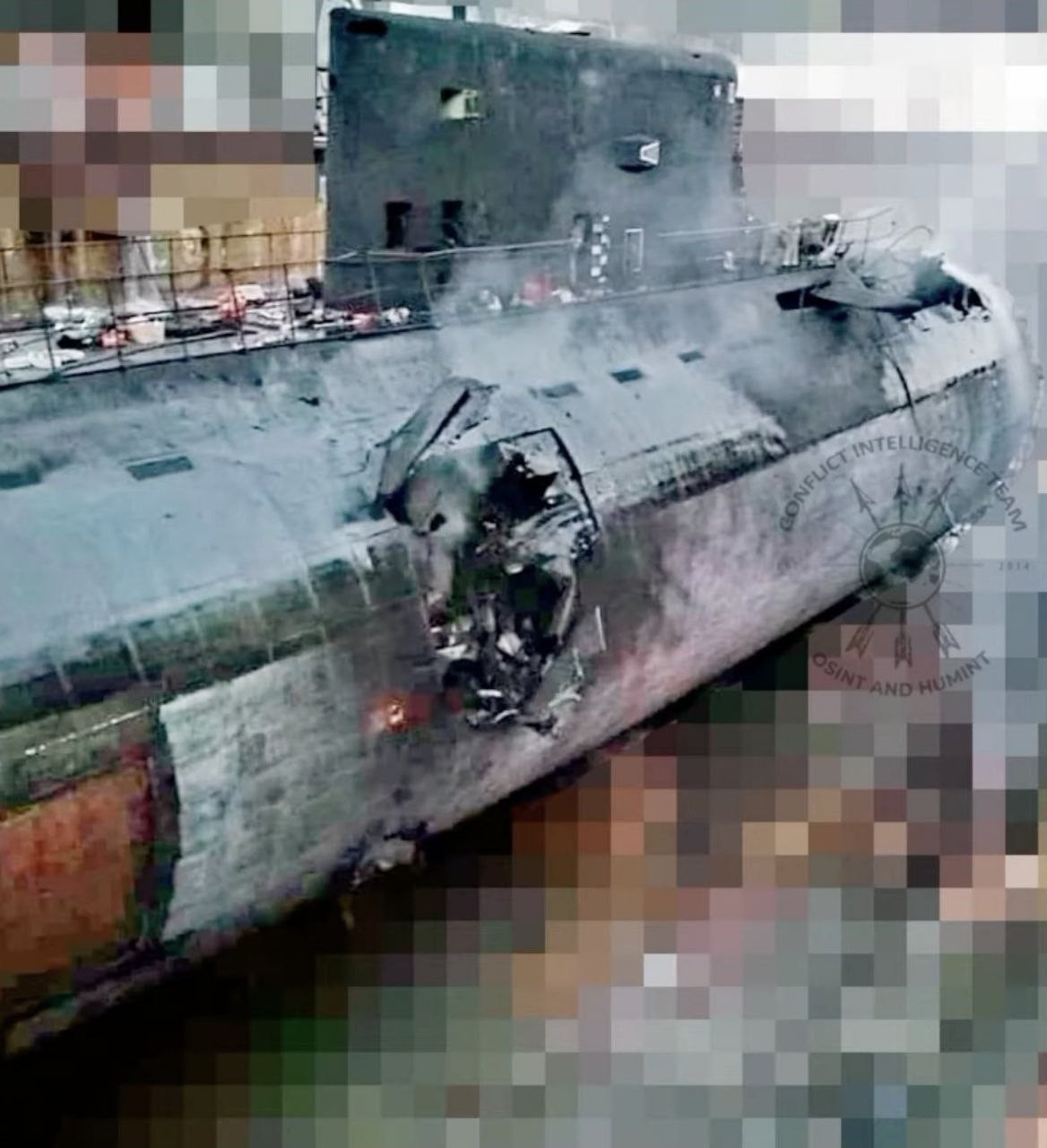Aparecen imau0301genes de los danu0303os en el submarino ruso Rostov on Don tras un ataque ucraniano con misiles contra Sebastopol, Crimea Fuente entre guerras