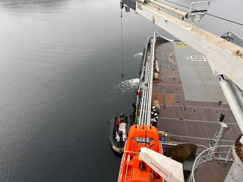 ATF 65 Janequeo en los canales australes Firma Armada de Chile