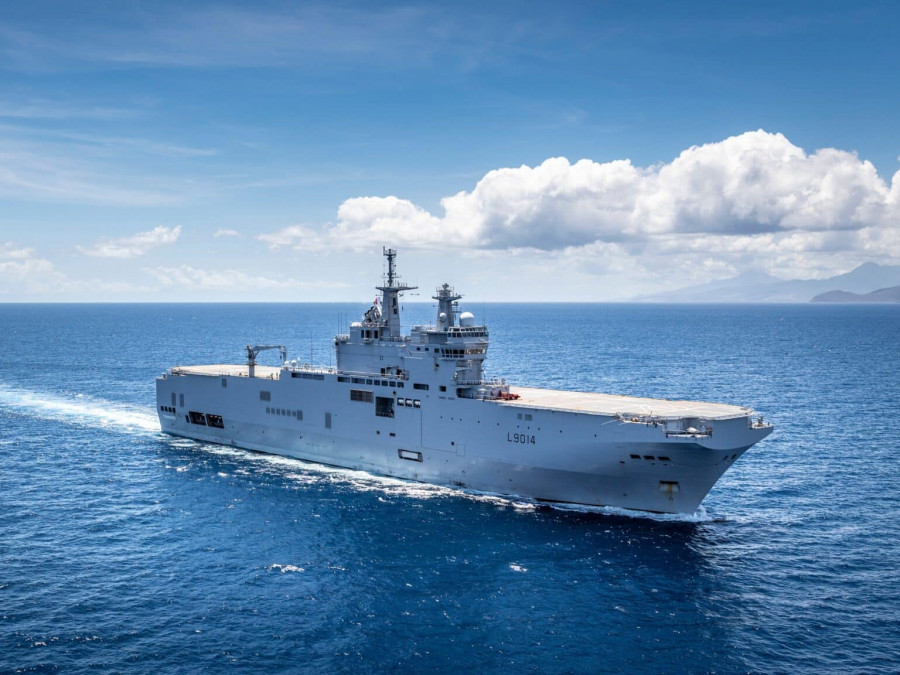 Portahelicópteros Tonnerre (L9014) Firma Marina Nacional de Francia