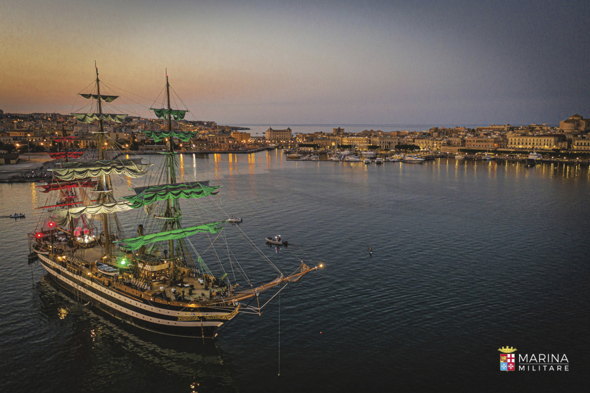 Amerigo Vespucci Firma Marina Militar Italiana