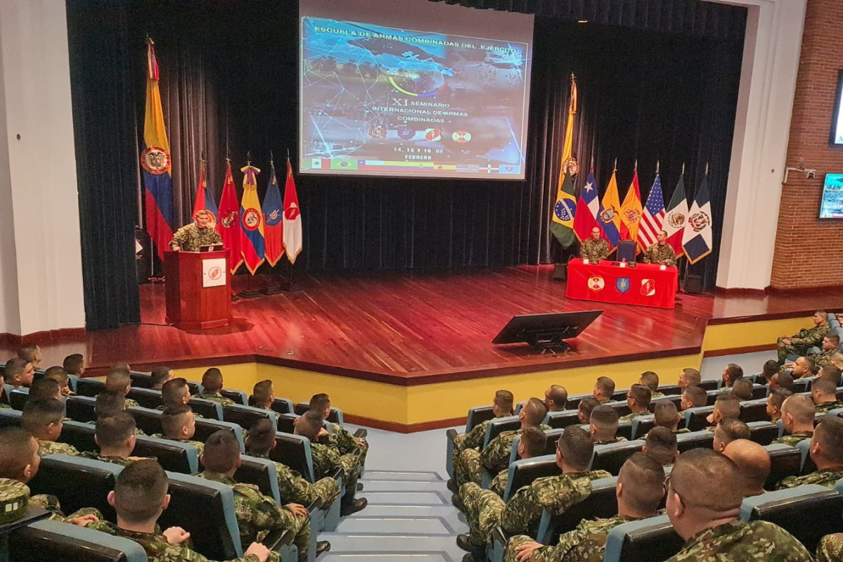 XI Seminario Internacional de Armas Combinadas Firma Centro de Educación Militar del Ejército Nacional de Colombia