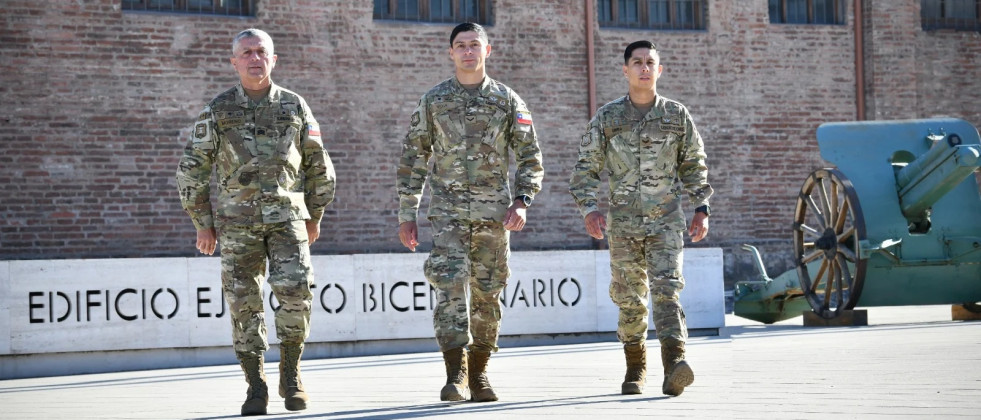 Los representantes de la institución fueron despedidos en el Edificio Ejército Bicentenario Brigadier José Miguel Carrera Firma Ejército de Chile