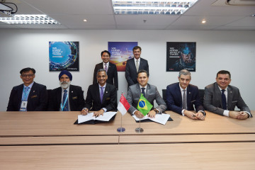 Photo 1   MOU Embraer and ST Engineering