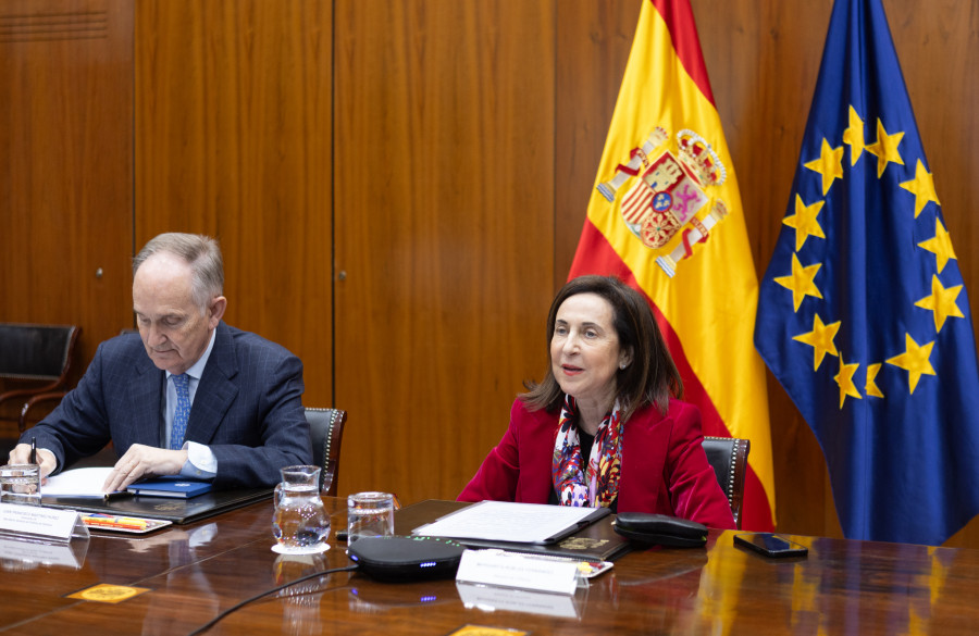 Robles mantiene un encuentro por videoconferencia con el ministro de defensa de mal sadio cmara en la sede del ministerio foto marco romeromde 53587684219 o