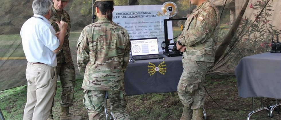 Presentación de las capacidades del proyecto de Realidad Extendida en la reparación de equipos de telecomunicaciones Firma Academia Politécnica Militar del Ejército de Chile