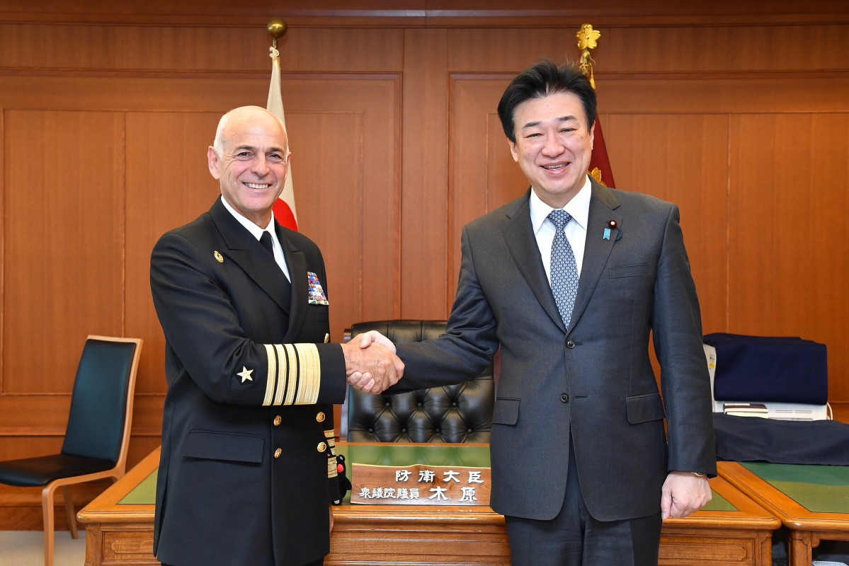 Almirante De la Maza y ministro Kihara Firma Ministerio de Defensa del Japu00f3n
