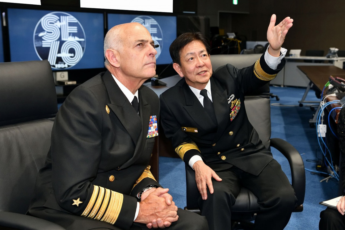 Almirante De la Maza y vicelmirante Saito en su encuentro bilateral Firma Fuerza Maru00edtima de Autodefensa del Japu00f3n