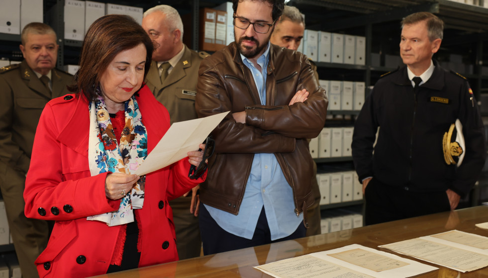 Fotogalería: la ministra Margarita Robles visita el Archivo General Militar de Guadalajara