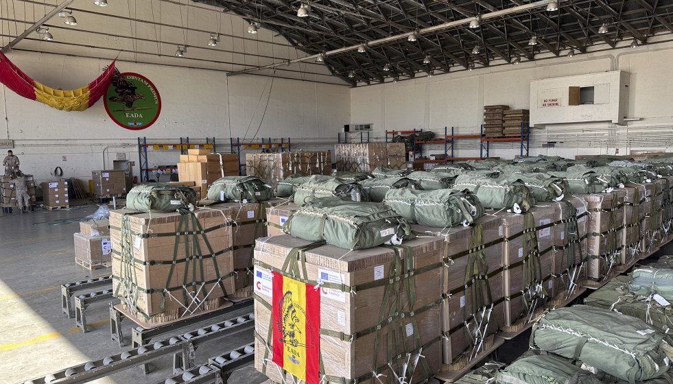 Fotogalería: envío de ayuda humanitaria a Gaza desde la Base Aérea de Zaragoza