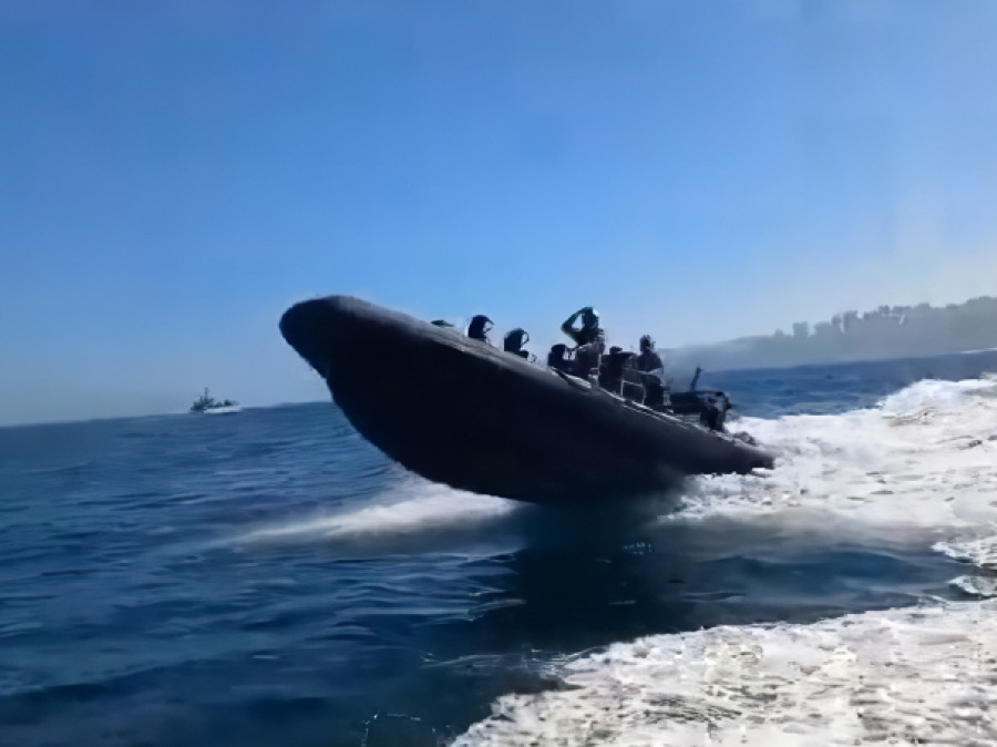 Presentación de las capacidades del bote Pumar AR740 BT a la Royal Navy Firma UK Defence in Chile