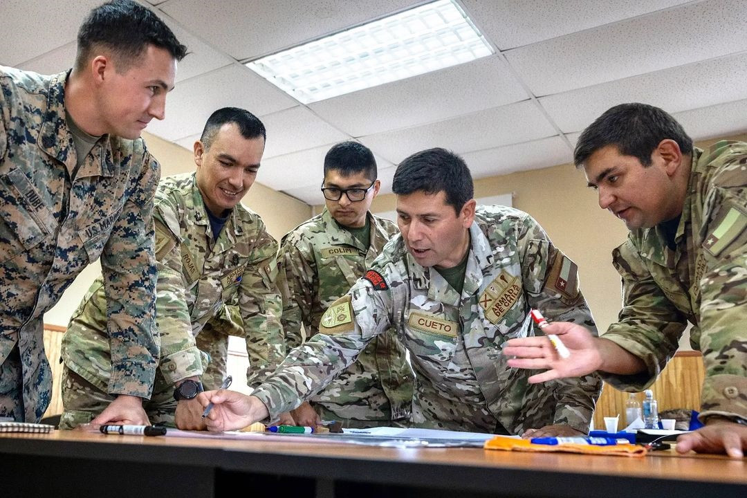 Intercambio de Expertos en Inteligencia Anfibia en Fuerte IM Contraalmirante Fu00e9lix Aguayo Bastidas de Concu00f3n Firma Lance Cpl David Intriago USMC 002