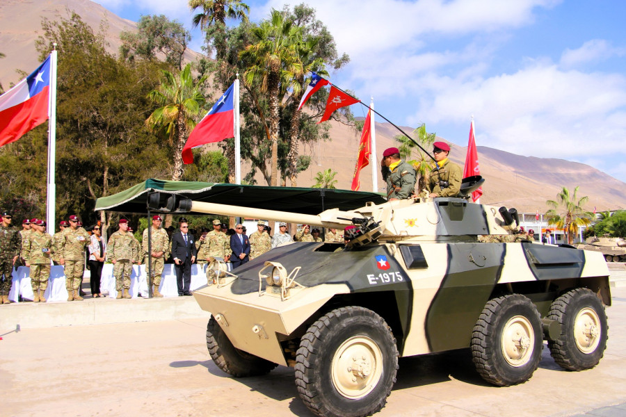 Aniversario del Arma de Caballería Blindada en la Escuela de Caballería Blindada en Iquique Firma VI División del Ejército de Chile