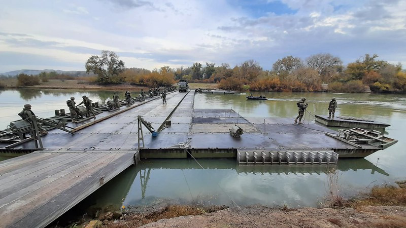 Puente flotante MAN ejercito de tierra