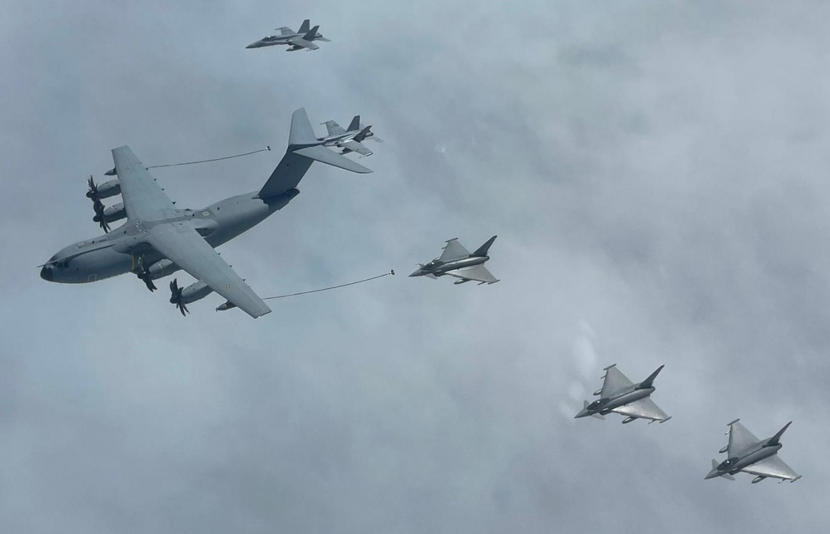 Ejercicio de Eurofighter y F18 en el flanco este II
