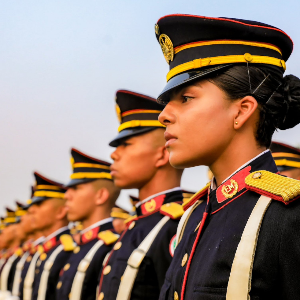 Gradúan a 102 cadetes de la promoción del bicentenario del Ejército salvadoreño