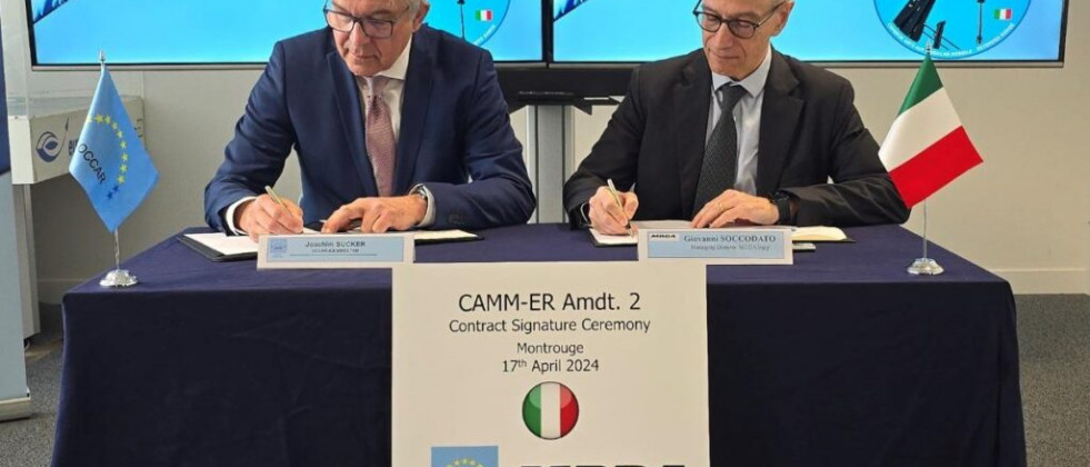 Firma del acuerdo entre MBDA y la Occar para la mejora de los sistemas italianos que emplean el misil Camm ER. Foto. MBDA