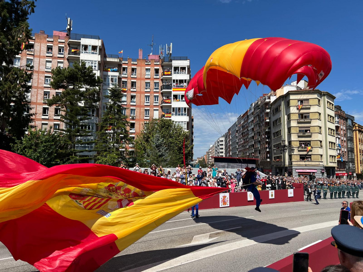 Salto con la bandera de Espau00f1a