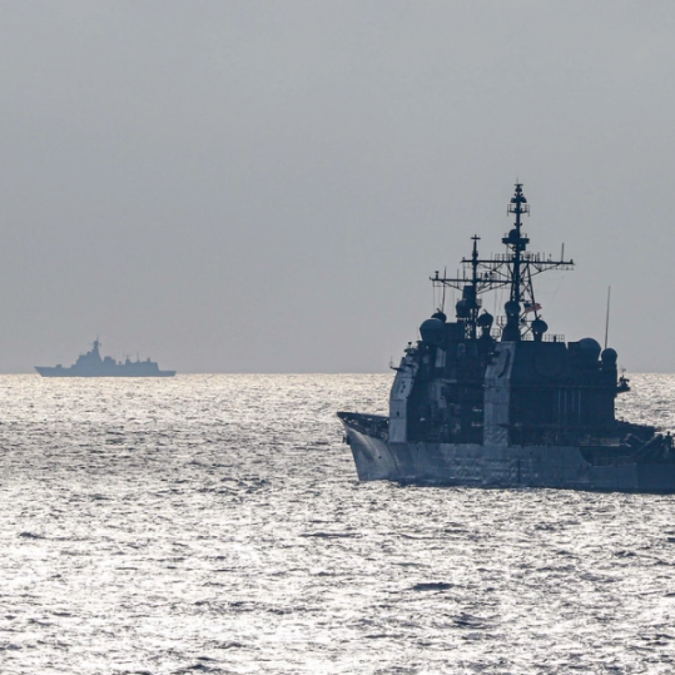 Buque de la 7 Flota de la Marina estadounidense en el estrecho de Taiwan
