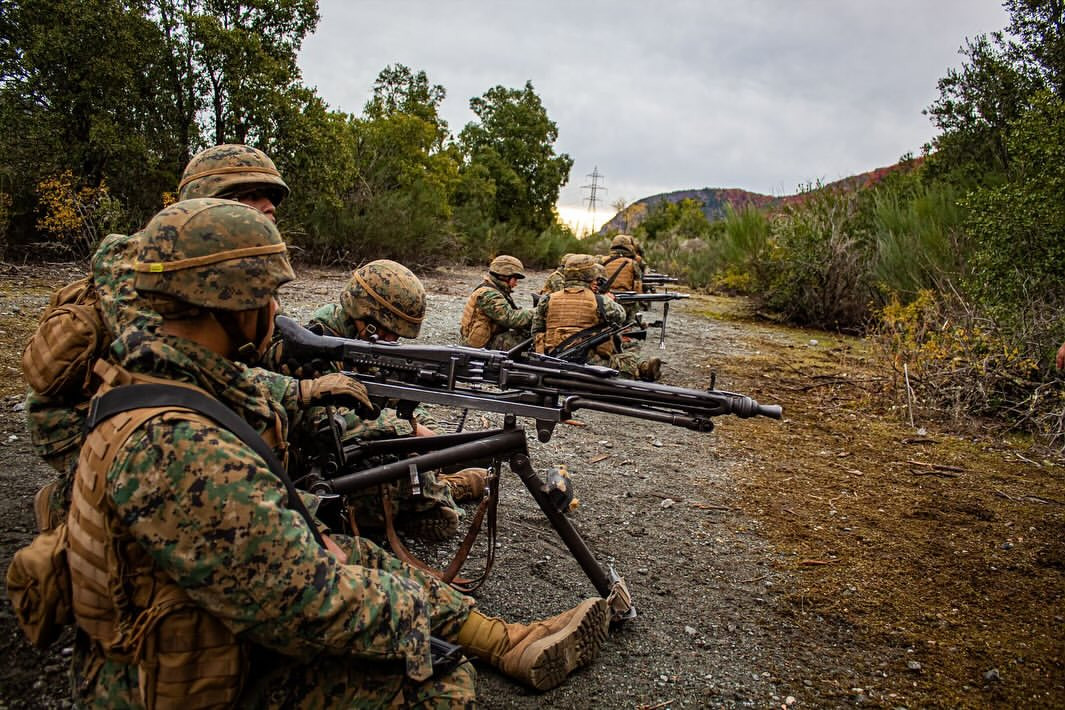 Ametralladoras MG 3 empleadas por los soldados conscriptos del Batallu00f3n de Infanteru00eda de Montau00f1a Tarpellanca en su instrucciu00f3n en la base adelantada Rayenco Firma Destacamento de Montau00f1a Nu00b017 Los u00c1ngeles del Eju00e9rcito