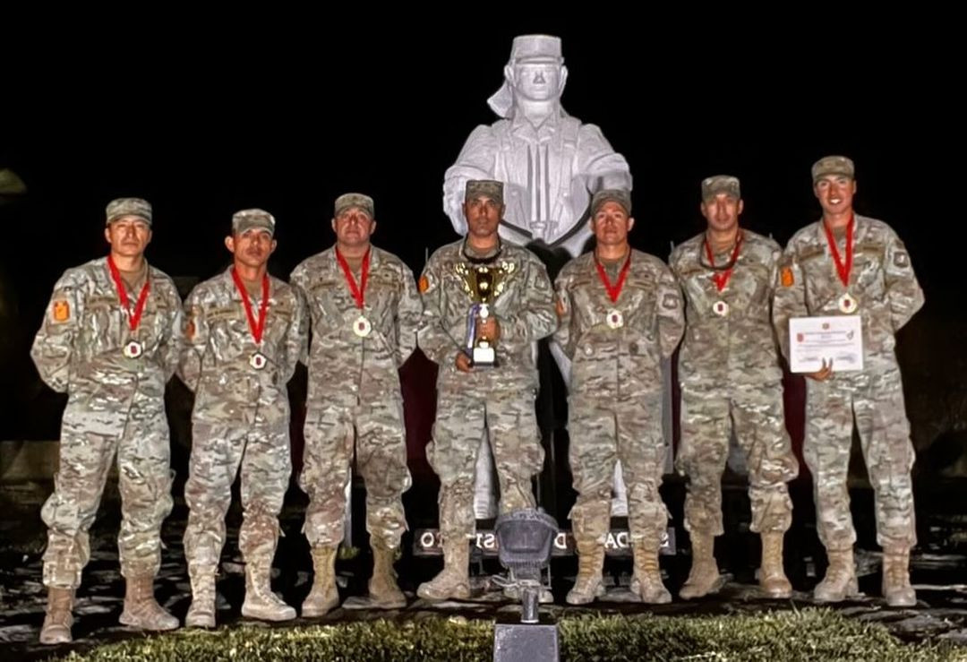 Equipo ganador del Batallu00f3n de Infanteru00eda Blindado N5 Carampangue Firma 2 Brigada Acorazada Cazadores del Eju00e9rcito de Chile