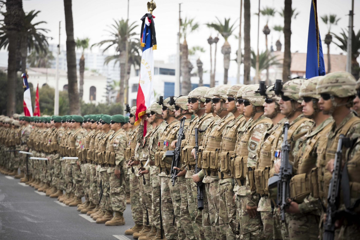 Personal del Batallu00f3n de Infanteru00eda Motorizado N24 Huamachuco y del Batallu00f3n de Infanteru00eda Blindado N27 Bulnes en la ceremonia Firma Gobierno Regional de Arica y Parinacota
