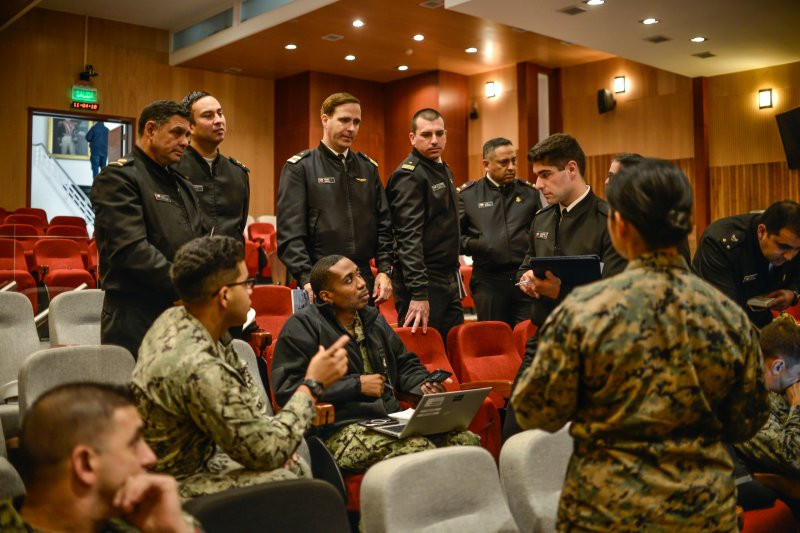 Personal naval de Chile y Estados Unidos en una de las actividades de la Conferencia Principal de Planificaciu00f3n de Unitas 2024 Firma Armada de Chile