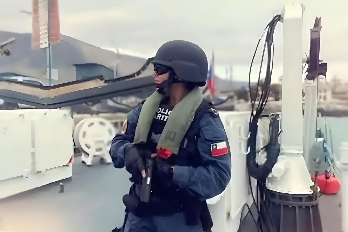 Alumno del Curso Boarding Officer nivel II del USCG Firma Armada de Chile