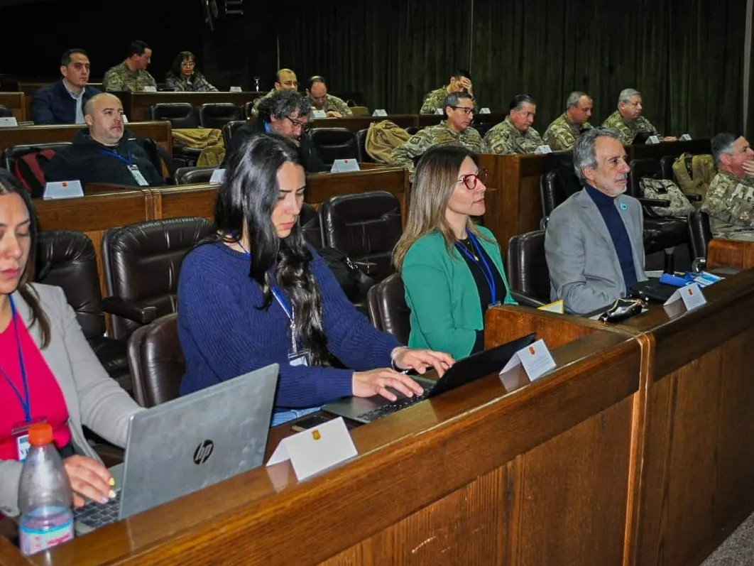 Asistentes al seminario organizado por el Eju00e9rcito de Chile Firma CGGERM