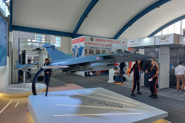 Sitdrone2024 RafaleCFuerzaAereaFrancia Mirage2000PFuerzaAereaPeru DassaultAviation nov2024 PeterWatson 600px