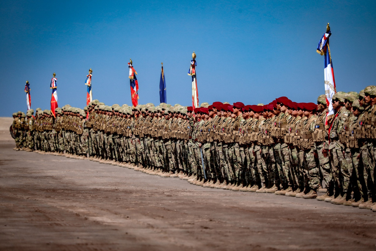 Unidad de formaciu00f3n en la ceremonia de cambio de mando Firma 1u00aa Brigada Acorazada Coraceros del Eju00e9rcito de Chile