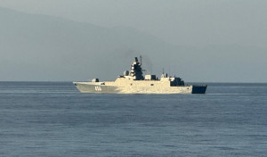 La fragata Victoria de la Armada vigila a buques rusos en aguas del mar de Alborán