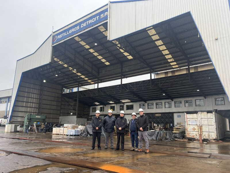 Visita al astillero Detroit Chile en Puerto Montt Firma Diprida Armada de Chile