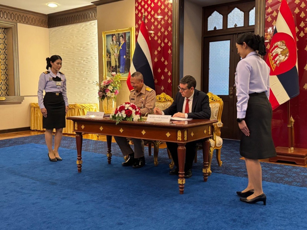Firma del contrato de Navantia en Tailandia