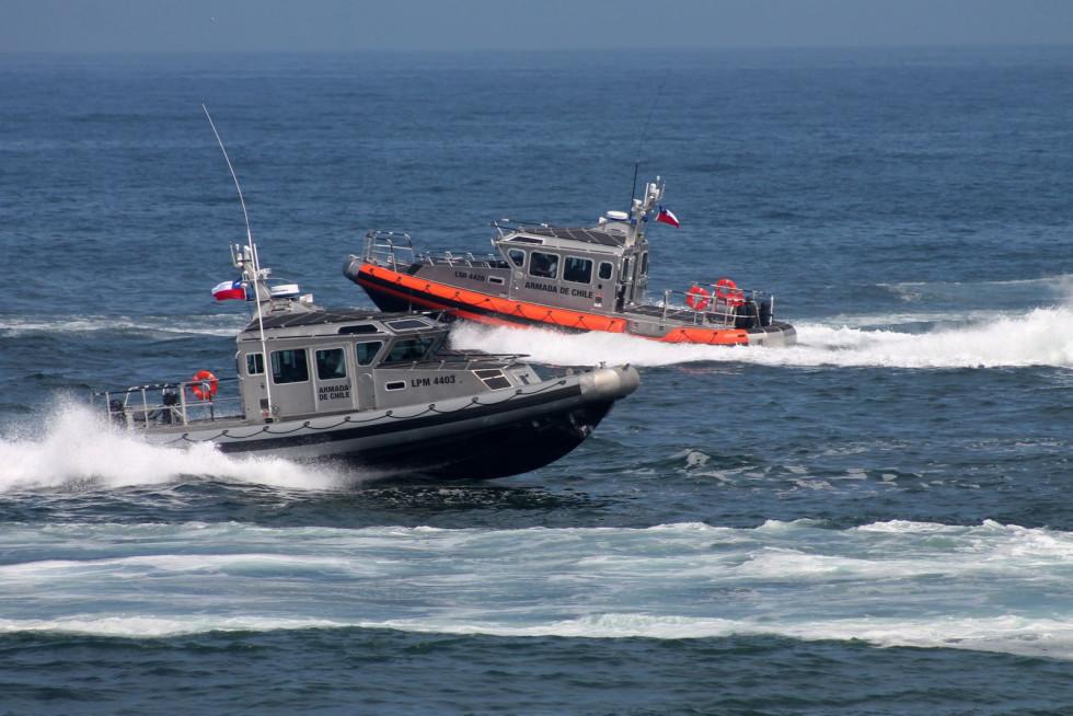 Lanchas de patrullaje marítimo y de rescate clase Arcangel de Safe Boats International Firma Armada de Chile