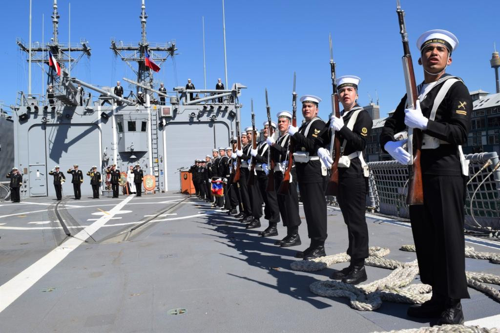 Ceremonia de entrega de las fragatas antiau00e9reas clase Adelaide efectuada el 15 de abril de 2020 en Sidney Firma Armada de Chile