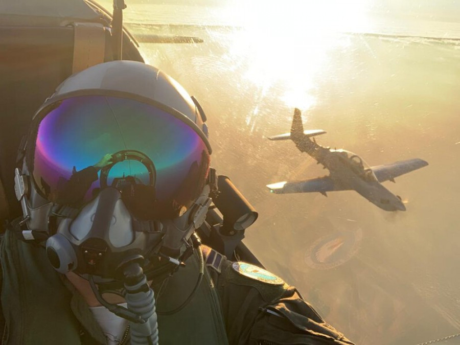 Pilotos efectuando misión de entrenamiento en aviones Embraer A 29B Super Tucano del Grupo de Aviación N°1 Firma FACh