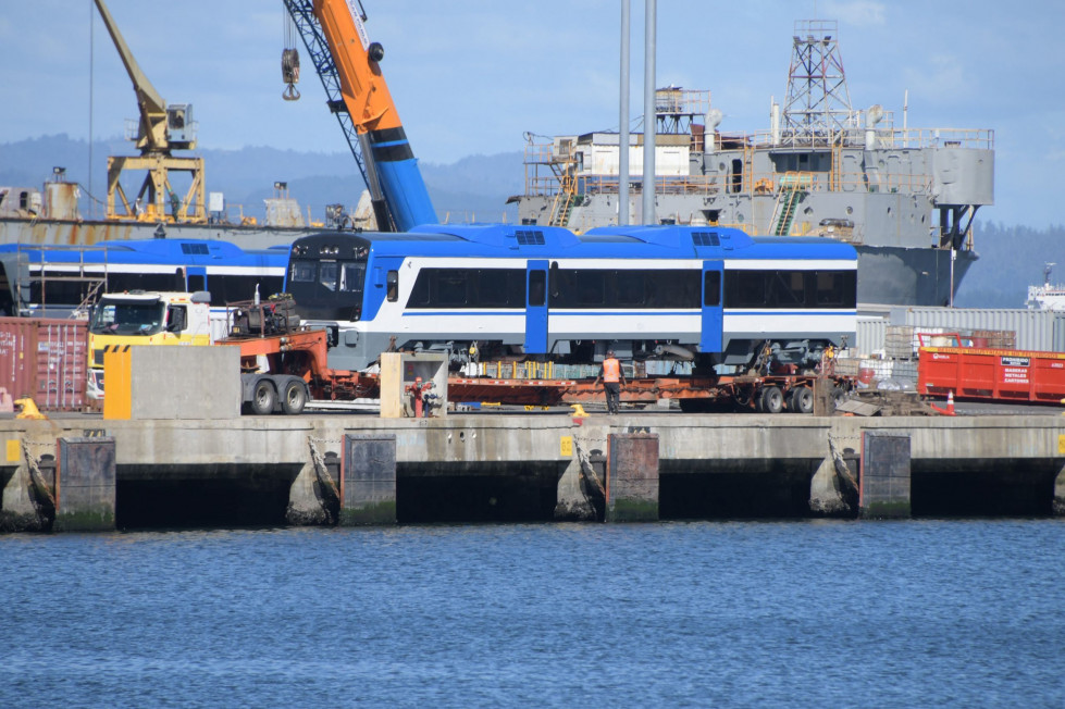 Tren 503 a la espera de su traslado a Llanquihue Firma Asmar