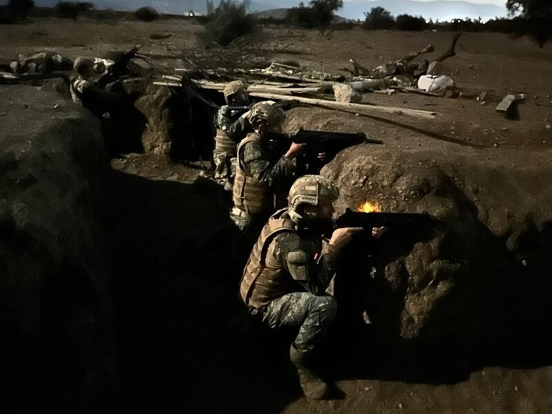 Los alumnos del Curso Básico de Suboficiales del Arma en una de las canchas de entrenamiento del Cecombi Firma Escuela de Ingenieros del Ejército de Chile