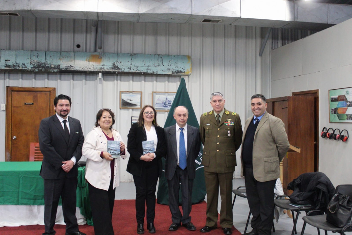 Parte de los asistentes a la presentaciu00f3n del libro