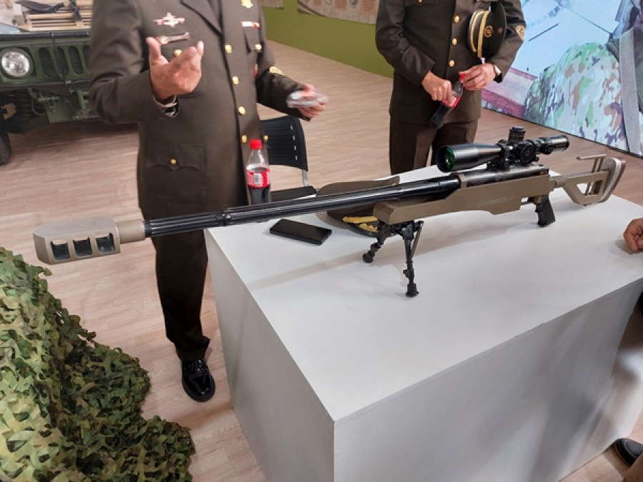 FusilAntimaterialPeruano Sitdef2025 Prototipo standEjercitoPeru abr2025 PeterWatson 600px