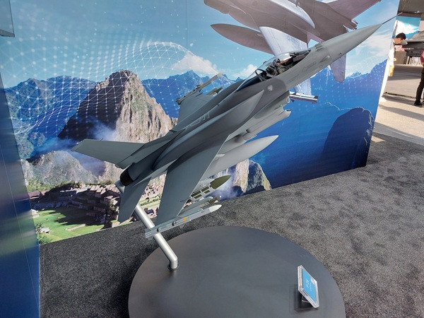 F 16Bloque70 StandLockheedMartin Sitdef2025 abr2025 PeterWatson 01 600px