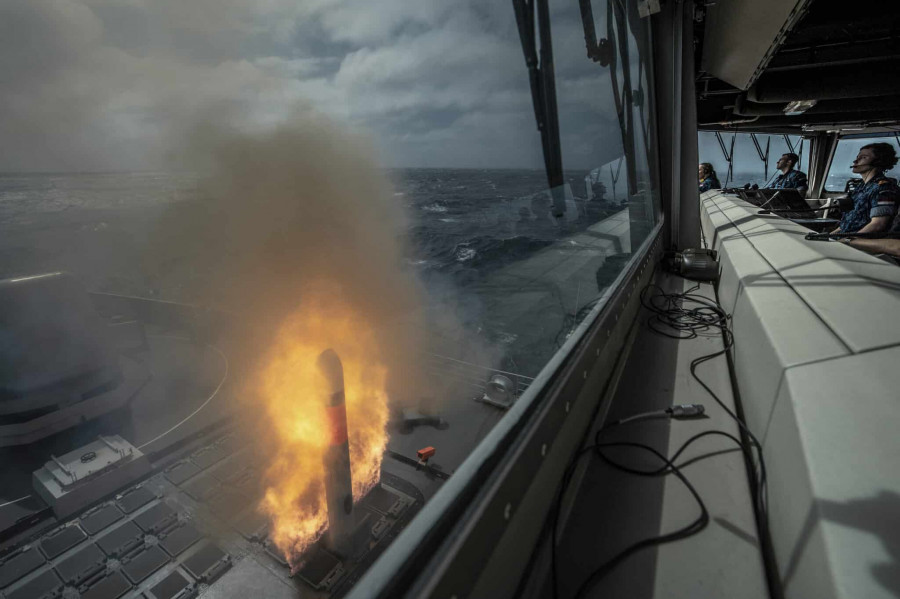 Lanzamiento de un misil Tomahawk desde el buque neerlandés De Ruyter el 11 de marzo de 2025. Foto. Marina Real de Países Bajos