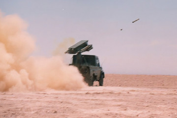 Unidad de tiro Aspic del sistema Mygale disparando un misil Mistral de MBDA Firma FACh 004