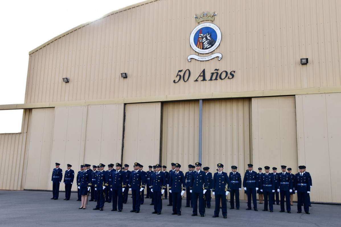 Personal del Grupo de Defensa Antiaérea N° 24 en la ceremonia de conmemoración del 50° aniversario. Firma FACh