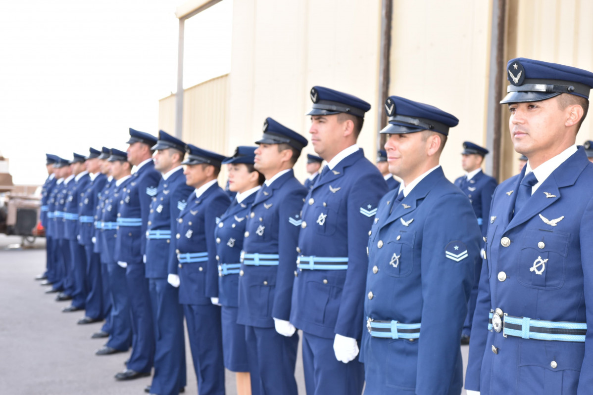 Personal del Grupo de Defensa Antiaérea N° 24 en la ceremonia de conmemoración del 50° aniversario. Firma FACh 002