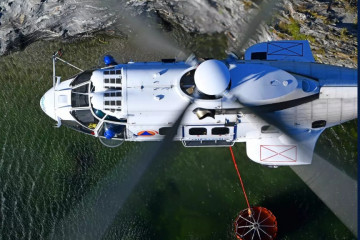 Helicóptero H215 en una misión de lucha contra el fuego. Foto. Airbus Helicopters