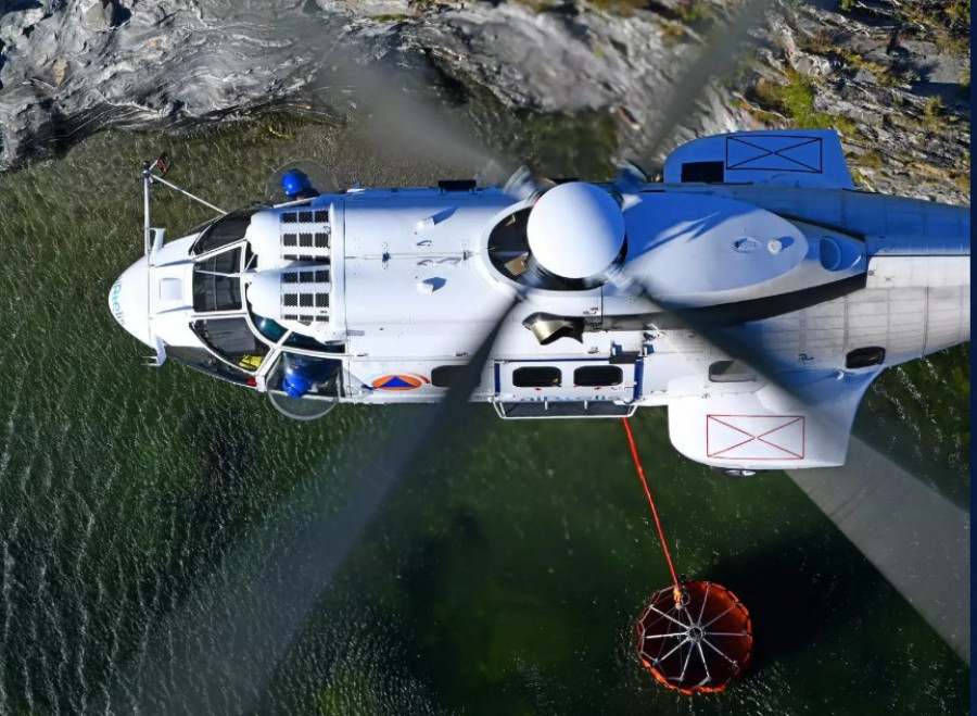 Helicóptero H215 en una misión de lucha contra el fuego. Foto. Airbus Helicopters