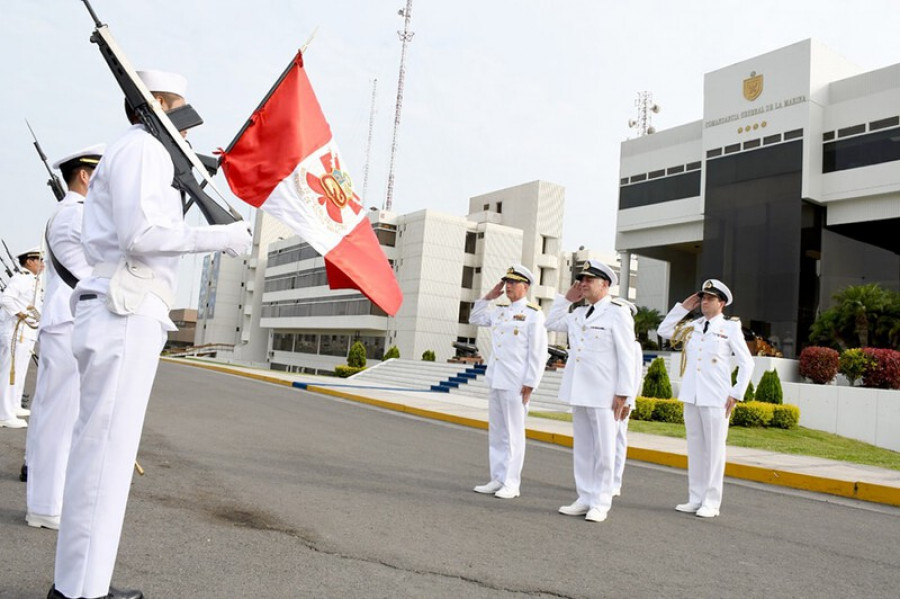 Almirante Juan Andrés De la Maza en su visita a la Escuela Naval del Perú Firma Marina de Guerra del Perú 002
