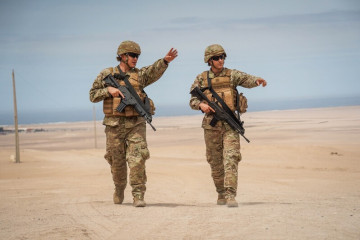 Efectivos militarrs en labores de resguardo en la frontera de la Región de Arica y Parinacota con Perú Firma Ejército de Chile